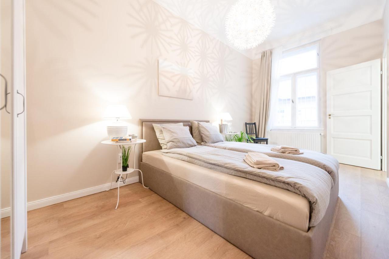 شقة Downtown Heart 3 Bdr, 2 Bath, A/C بودابست المظهر الخارجي الصورة