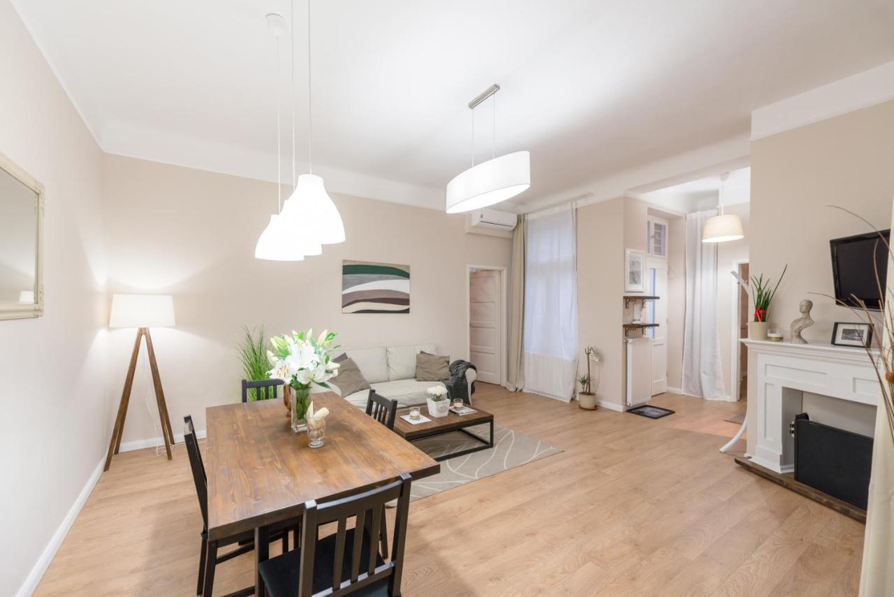 شقة Downtown Heart 3 Bdr, 2 Bath, A/C بودابست المظهر الخارجي الصورة