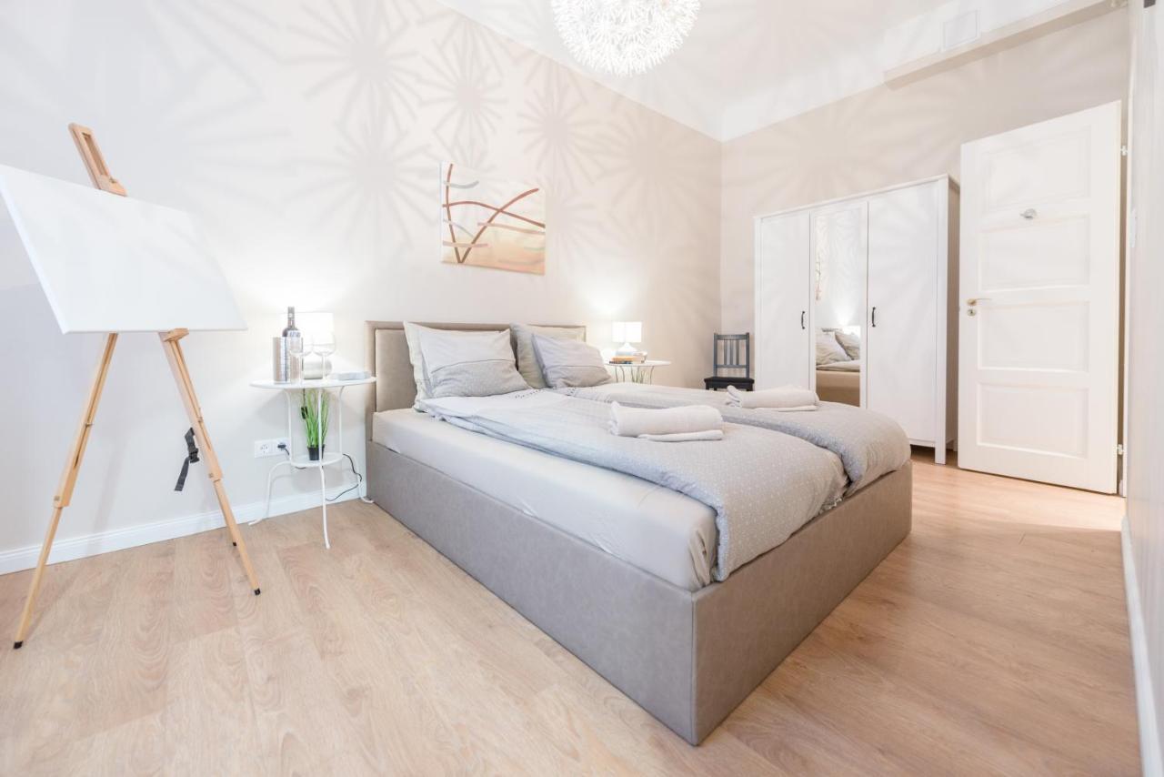 شقة Downtown Heart 3 Bdr, 2 Bath, A/C بودابست المظهر الخارجي الصورة