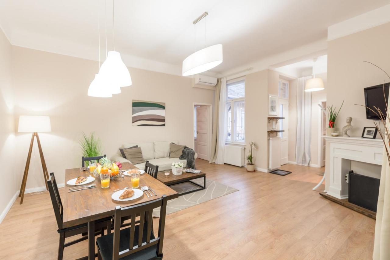 شقة Downtown Heart 3 Bdr, 2 Bath, A/C بودابست المظهر الخارجي الصورة